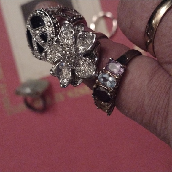 6 Ring Lot - Picture 2 of 3